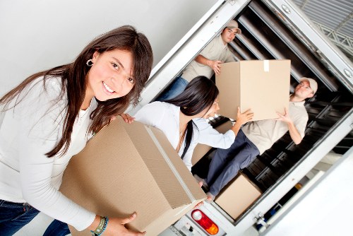 Local movers handling urgent apartment move in Chelsea